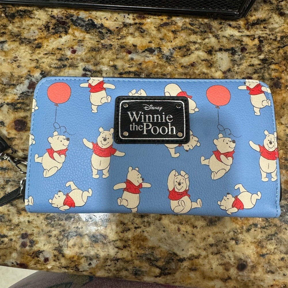 Disney Winnie the Pooh Wallet Womens One Size Blue Zip-Around Wristlet